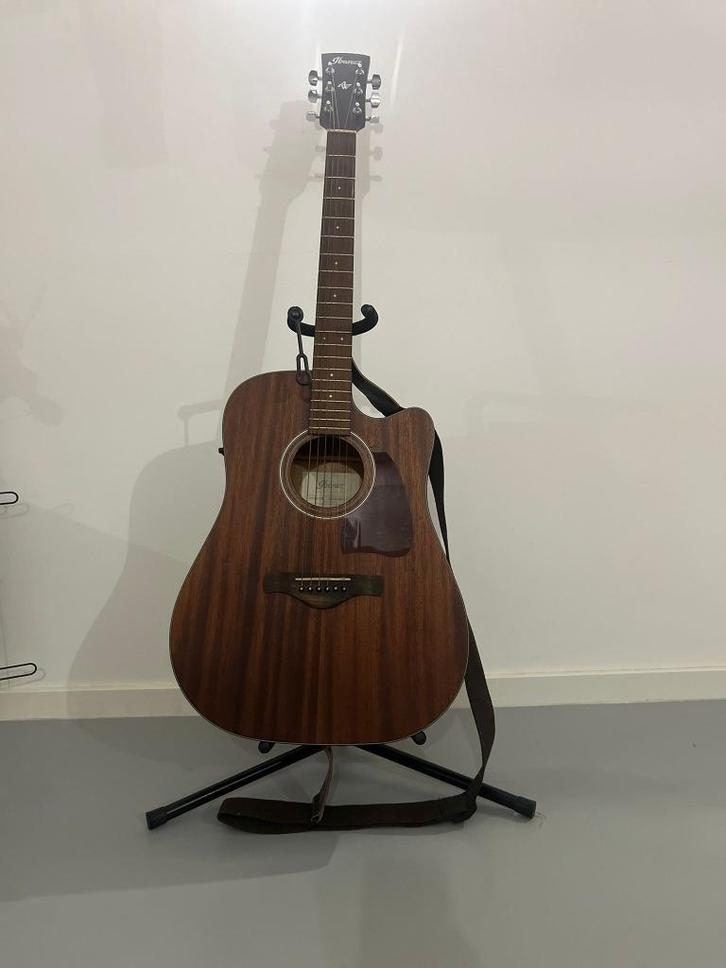 Veelzijdige Ibanez Gitaar incl. accessoires, Muziek en Instrumenten, Snaarinstrumenten | Gitaren | Akoestisch, Zo goed als nieuw