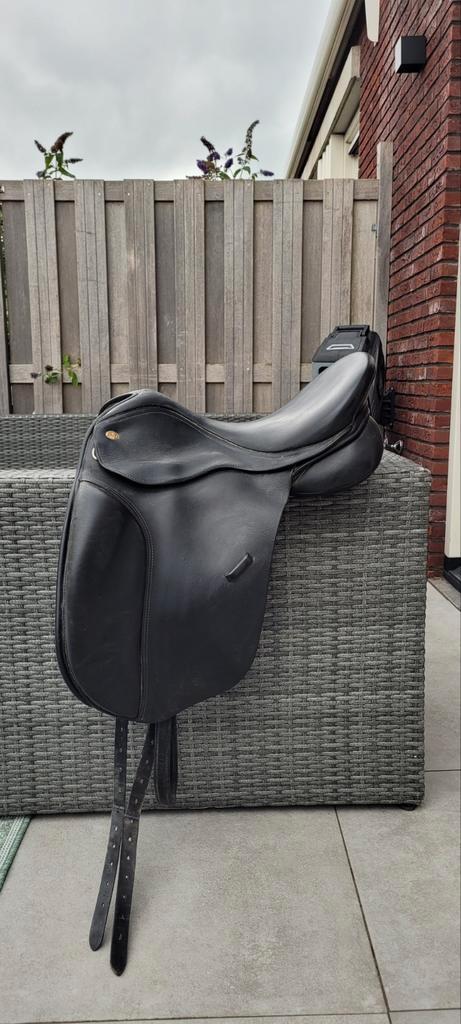Kent & Master dressuur zadel, Dieren en Toebehoren, Paarden en Pony's | Zadels, Zo goed als nieuw, Dressuur, Ophalen of Verzenden
