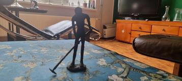 BRONZEN BEELD 'DE TUINMAN' beschikbaar voor biedingen