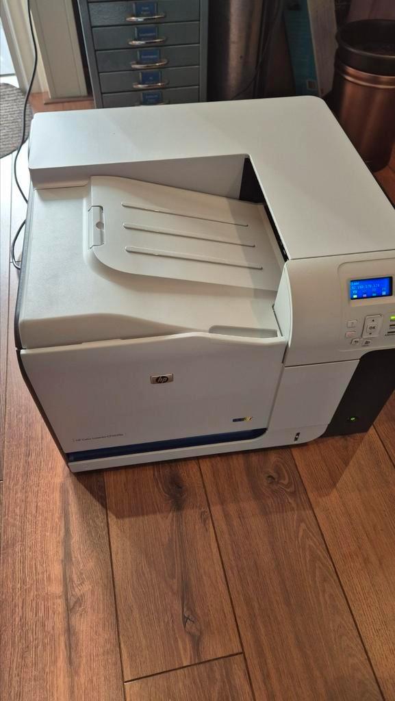 HP CP3525N kleuren laser printer met error, Computers en Software, Printers, Gebruikt, Ophalen