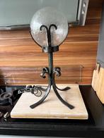 Robuuste bol tafel-/vloerlamp. Smeedijzer met glazenbol, Ophalen of Verzenden, Gebruikt, Glas, 75 cm of meer