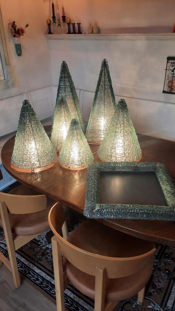 6 handgemaakt brutalistische piramides en lijst,beschrijving, Huis en Inrichting, Lampen | Tafellampen, Zo goed als nieuw, Minder dan 50 cm