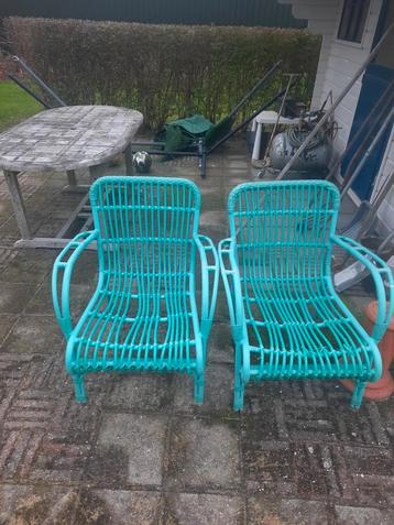 Turquoise tuinstoelen - goede ronde mee! beschikbaar voor biedingen