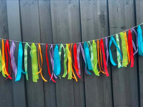Regenboog Ibiza slinger 2 meter, Hobby en Vrije tijd, Feestartikelen, Nieuw, Versiering, Geboorte of Huwelijk, Ophalen of Verzenden