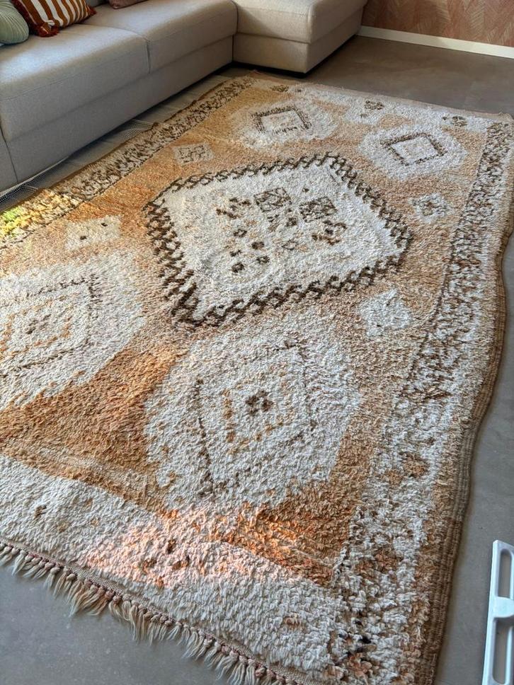 Marokkaans Beni Mguild Berber Vloerkleed - Handgeknoopt, Huis en Inrichting, Stoffering | Tapijten en Kleden, Zo goed als nieuw