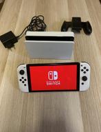 Nintendo switch oled, Spelcomputers en Games, Spelcomputers | Nintendo Switch, Ophalen of Verzenden, Zo goed als nieuw, Met 2 controllers