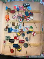 Verzameling vintage speldjes in oud Album, Verzamelen, Ophalen of Verzenden, Gebruikt, Overige onderwerpen