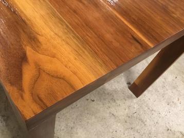 Prachtige noten houten Tafel (bureau) met diepe lades. - afbeelding 4