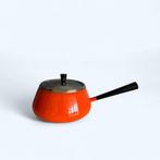 Vintage oranje steelpan emaille - space age design jaren ’70, Ophalen of Verzenden, Gebruikt, Overige materialen