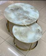 SALONTAFEL MARBLE LOOK GEHARD GLAS SET VN 2 GOUD CHROME BL, Huis en Inrichting, Tafels | Salontafels, Rond, Nieuw, Glas, Minder dan 50 cm