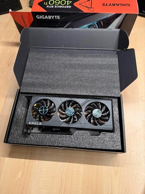 Rtx 4060 ti gigabyte, Computers en Software, Videokaarten, Zo goed als nieuw, Nvidia, PCI-Express 4.0, GDDR6, Tv-Out, HDMI, DisplayPort