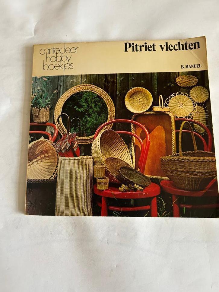 Pitriet vlechten door B. Manuel, Boeken, Hobby en Vrije tijd, Zo goed als nieuw, Overige onderwerpen, Ophalen of Verzenden