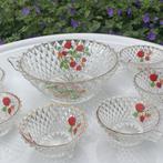 Lubiana Mid Century persglas dessert-schalen met aardbeien, Gebruikt, Ophalen of Verzenden, Overige stijlen, Glas