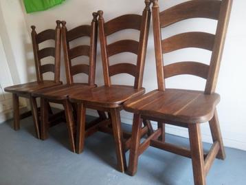 4 massief donker eiken stoelen  beschikbaar voor biedingen