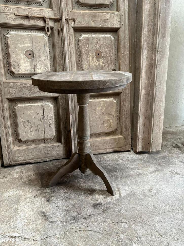 Vergrijsd houten wijntafel wijntafeltje bijzettafeltje, Huis en Inrichting, Tafels | Bijzettafels, Gebruikt, Rechthoekig, Minder dan 55 cm