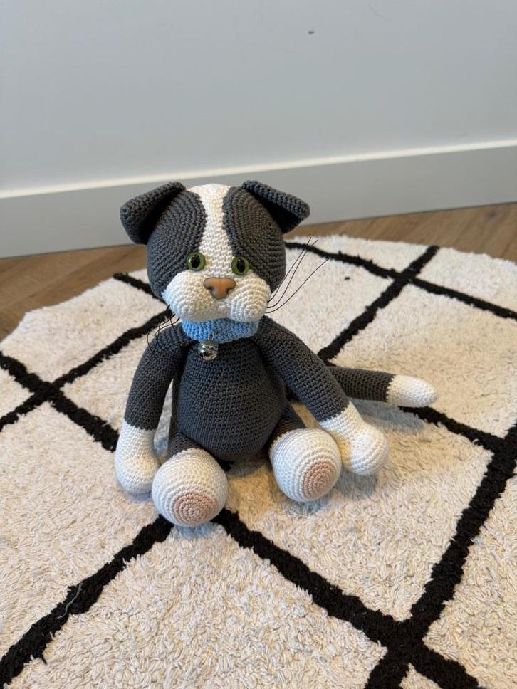 Nieuw wit grijs gehaakt kat poes handgemaakt 30-35cm knuffel, Kinderen en Baby's, Speelgoed | Knuffels en Pluche, Nieuw, Ophalen of Verzenden