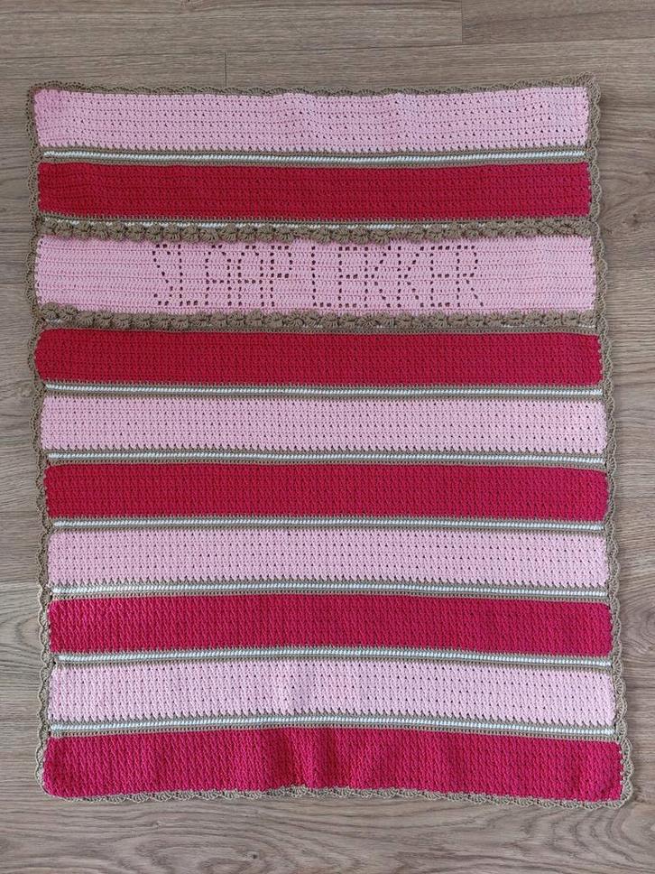 Handgemaakte gehaakte babydeken slaap lekker, rose/taupe, Kinderen en Baby's, Dekens, Slaapzakjes en Inbakerproducten, Nieuw, Deken