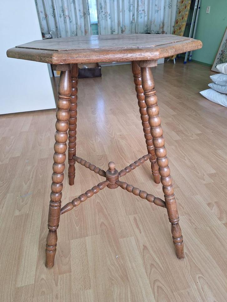 8 hoekige bijzettafel, Bobbin-stijl, Huis en Inrichting, Tafels | Bijzettafels, Gebruikt, Overige vormen, 60 cm of meer, Minder dan 55 cm