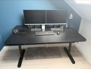 Ikea Bekant bureau zwart