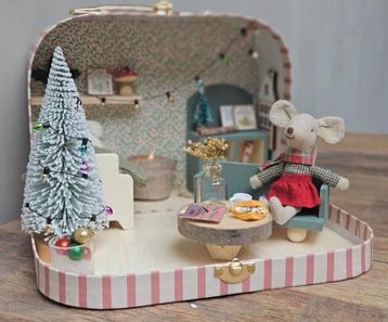 Poppenhuis Kerst koffertje, ook voor Maileg beschikbaar voor biedingen