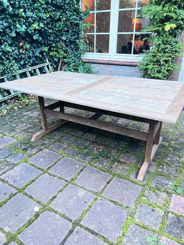 Top teakhouten tuintafel, uitschuifbaar beschikbaar voor biedingen