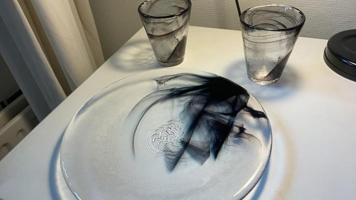 Kosta Boda schaal+glas bekers design glas. Samen tk.OPHALEN, Antiek en Kunst, Antiek | Glas en Kristal, Ophalen