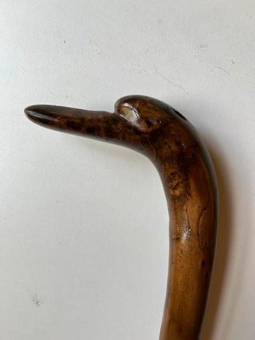 Wandelstok hout beschikbaar voor biedingen