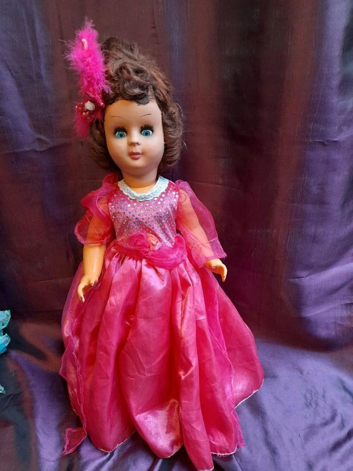 Mooie oude kermis pop, Verzamelen, Poppen, Zo goed als nieuw, Pop, Ophalen of Verzenden