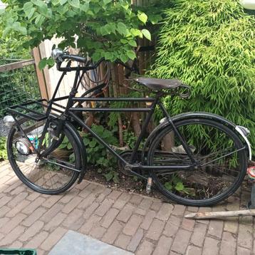 Oude transportfiets (uit de jaren 30) beschikbaar voor biedingen