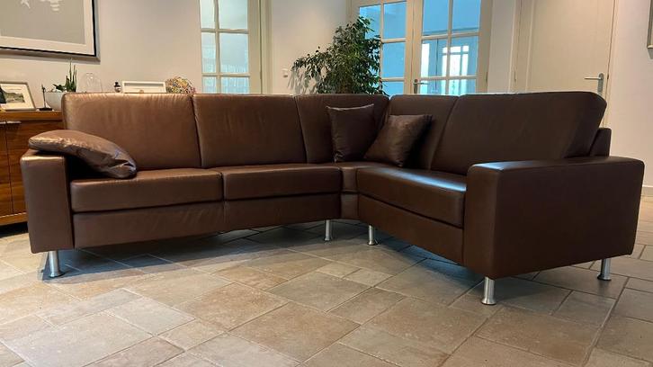 Lederen hoekbank Montel kleur Bruin (Tabaco), Huis en Inrichting, Banken | Bankstellen, Gebruikt, Vierpersoons of meer, 200 tot 250 cm