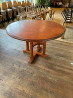 Ronde tafel 118 mahonie kleur massieve poot, Ophalen, Gebruikt