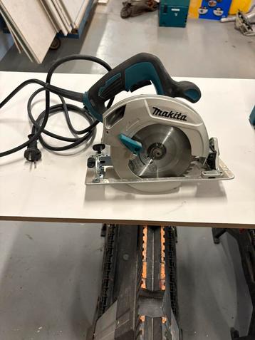 Makita HS6601 cirkelzaag beschikbaar voor biedingen