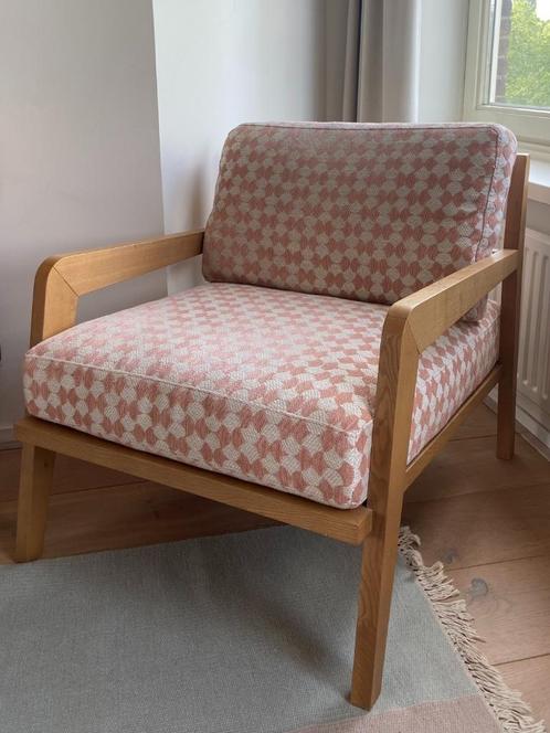 Stoel / fauteuil Scandi look en Italiaans design, Huis en Inrichting, Fauteuils, Zo goed als nieuw, Hout, Leer, Stof, 50 tot 75 cm