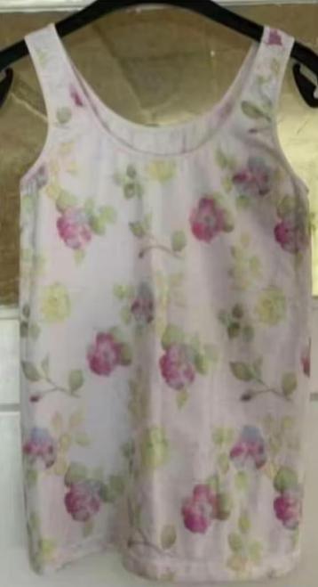 Witte damestop, hemdje, topje pastelkleurige bloemen; S beschikbaar voor biedingen