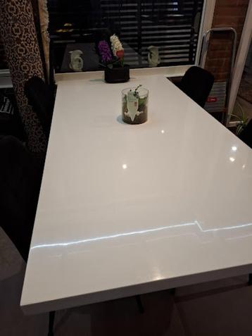 Eettafel hoogglans wit ( L*B*H 180*90*75cm ) beschikbaar voor biedingen