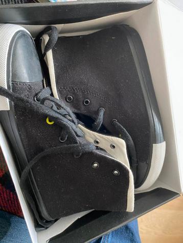 Nununu schoenen 35-36 beschikbaar voor biedingen