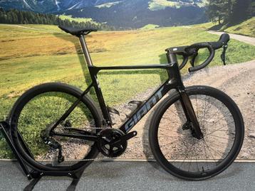 *** SALE Giant Propel Advanced 2 M 105 R7020 €2999,-/€2699,- beschikbaar voor biedingen