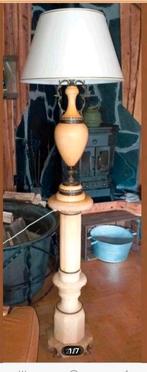 Antieke marmer lamp op bijbehorende zuil I.z.g.s., Huis en Inrichting, Ophalen, Zo goed als nieuw, Minder dan 50 cm