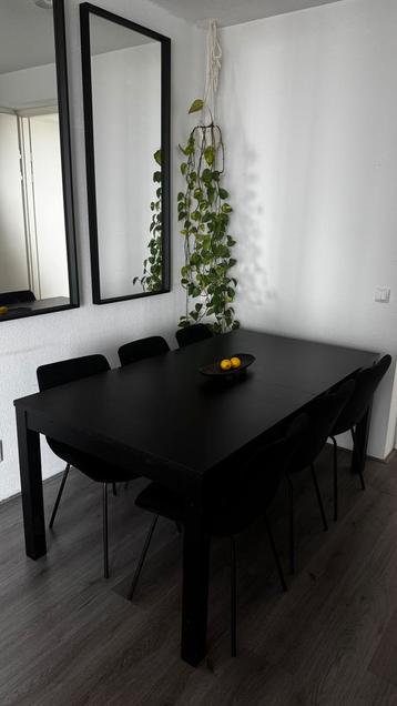 Massief houten eettafel zwart + 6 stoelen