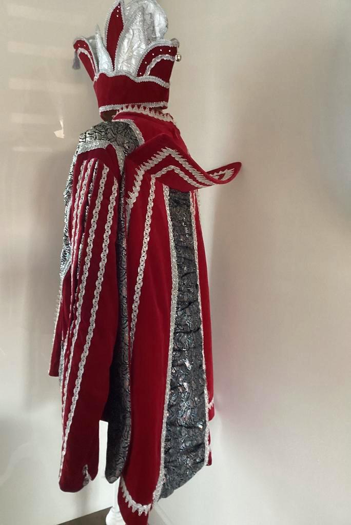 Prinsenpak met mantel en bijpassende steek , 3x XL, Kleding | Heren, Carnavalskleding en Feestkleding, Zo goed als nieuw, Overige maten
