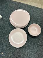 Roze Ikea servies, Ophalen of Verzenden, Zo goed als nieuw