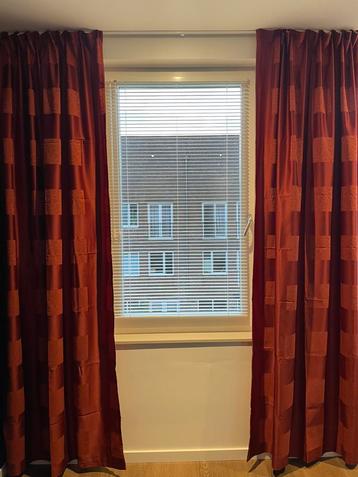 Mooie overgordijnen, warm rood, set van 2 stuks beschikbaar voor biedingen