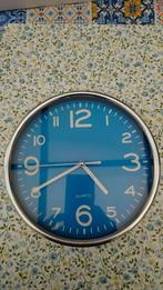 Blauwe Wandklok - Gebruikt, Ophalen of Verzenden, Gebruikt, Analoog, Wandklok