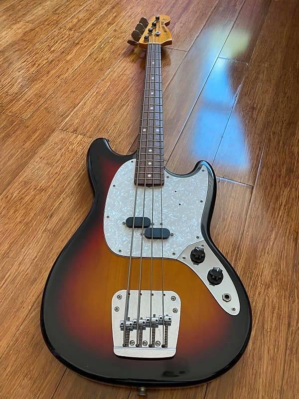 Fender Mustang Bass Japan 3TSunburst (CIJ S-serie 2006-2008), Muziek en Instrumenten, Snaarinstrumenten | Gitaren | Bas, Gebruikt