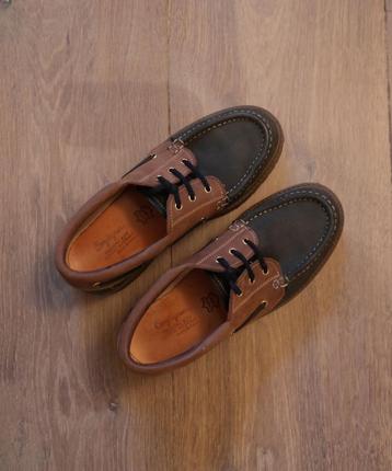 ZGAN: Compagnucci tweekleurige leren (boot)schoenen; maat 36 beschikbaar voor biedingen
