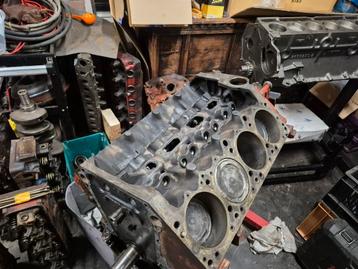 Dodge Plymouth Chrysler Mopar  Poly V8 Blokken 318 4BBL 5,2  beschikbaar voor biedingen