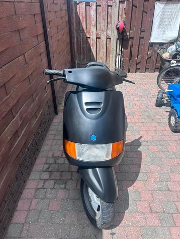 Piaggio sfera 125 cc 4 tak loopt perfect beschikbaar voor biedingen
