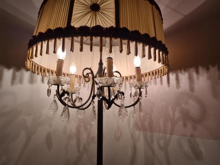 Klassiek staande vloerlamp, Huis en Inrichting, Lampen | Vloerlampen, 150 tot 200 cm, Stof, Ophalen of Verzenden