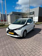 Toyota Aygo 1.0 Vvt-i 69pk 5D 2014 Wit, Auto's, Toyota, Voorwielaandrijving, 4 stoelen, Wit, Origineel Nederlands