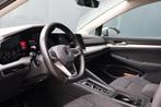Volkswagen Golf 1.0 eTSI Life Automaat | Carplay | LED | Ada, Auto's, Stof, Gebruikt, Met garantie (alle), 23 km/l